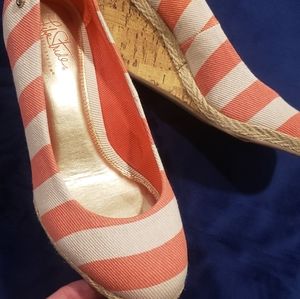 Brand New 7.5 ladies  life stride wedge